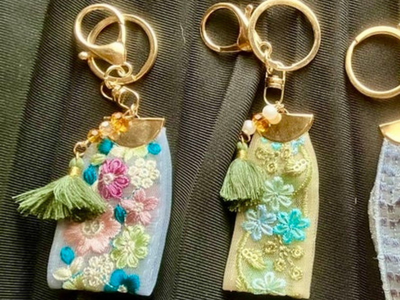 ワッツのインド刺繍キーホルダーキット完成作品