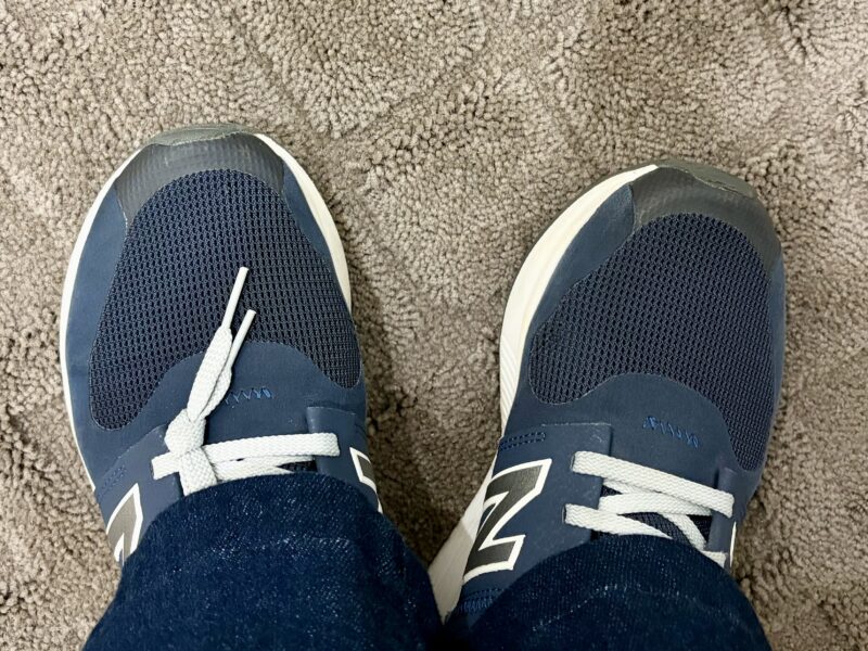 歩き慣れたスニーカーは長時間歩くのに最適です