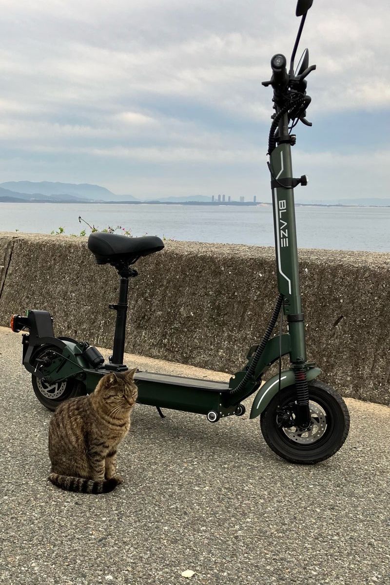 【福岡・相島】キックボードと猫と海